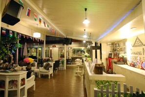 Check-in/check-out kiosk