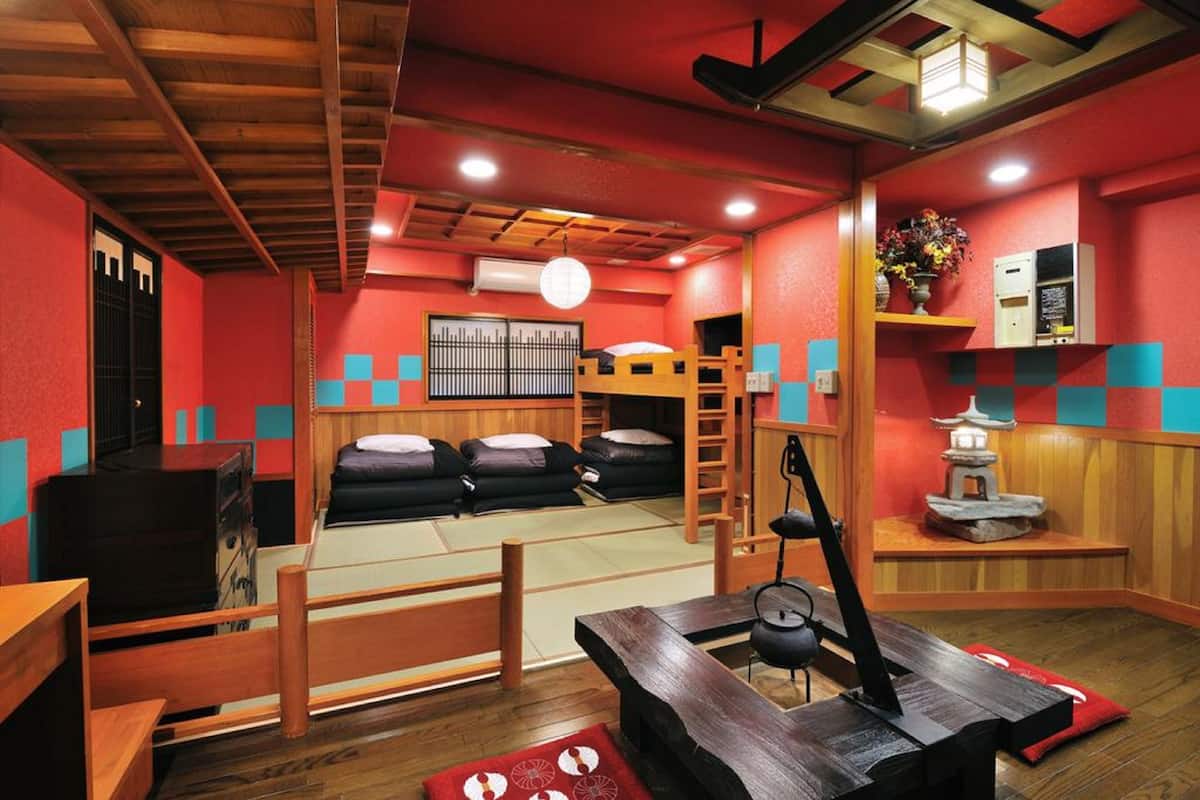 Habitación Deluxe | Sistema de insonorización, tabla de planchar con plancha, wifi gratis