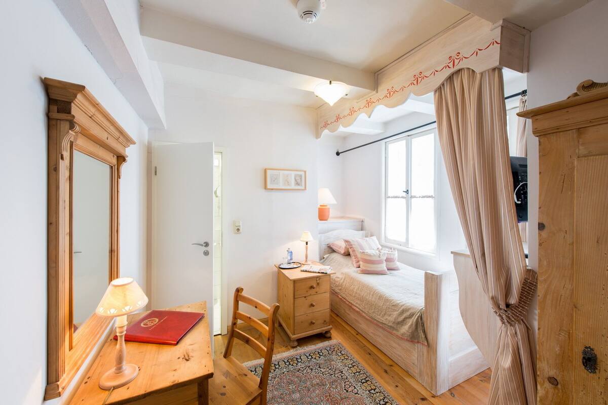 Single Room | In-room safe, individually furnished