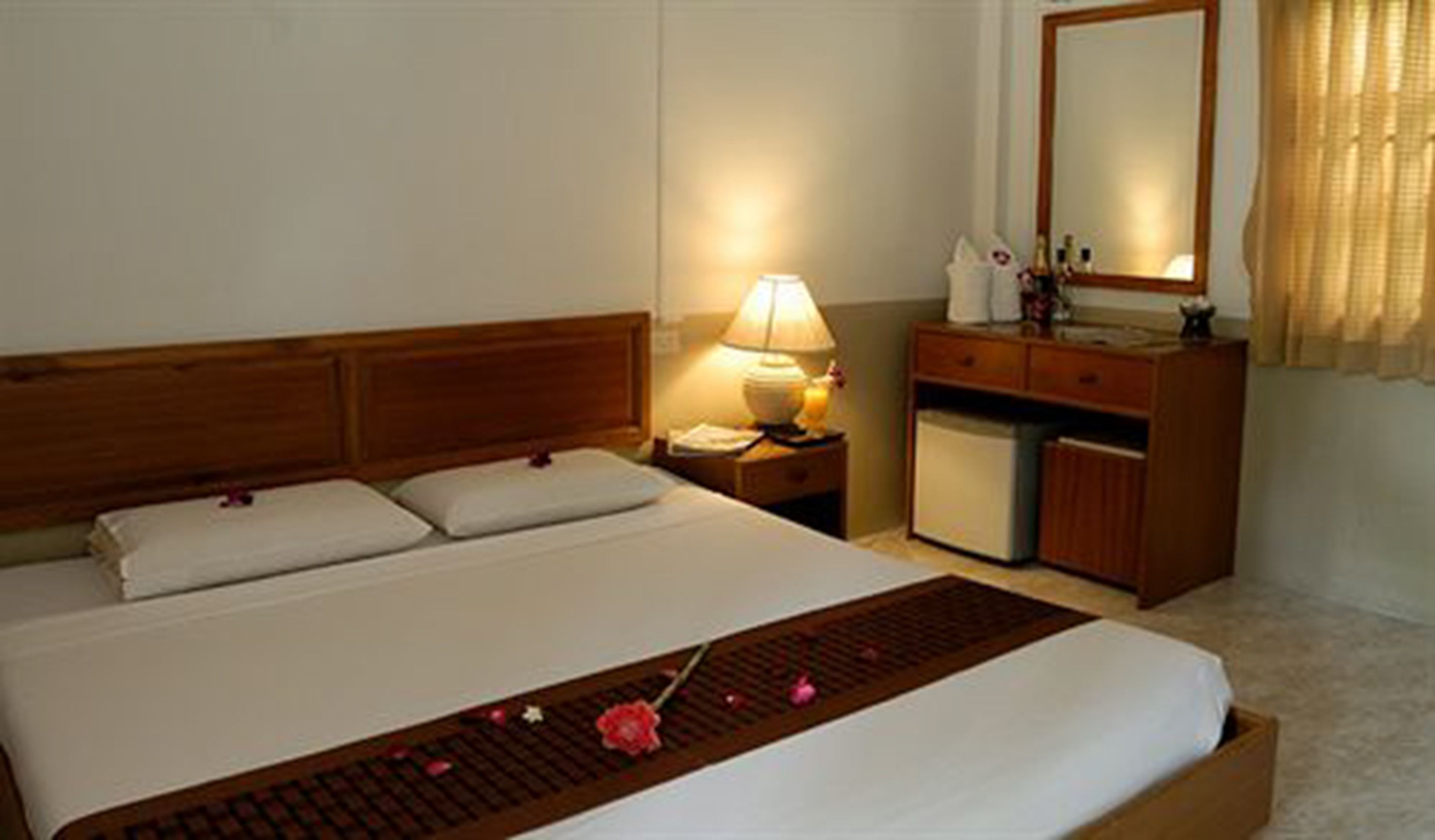 standard room | hypo-allergenic bedding, in-room safe, free wifi, bed sheets