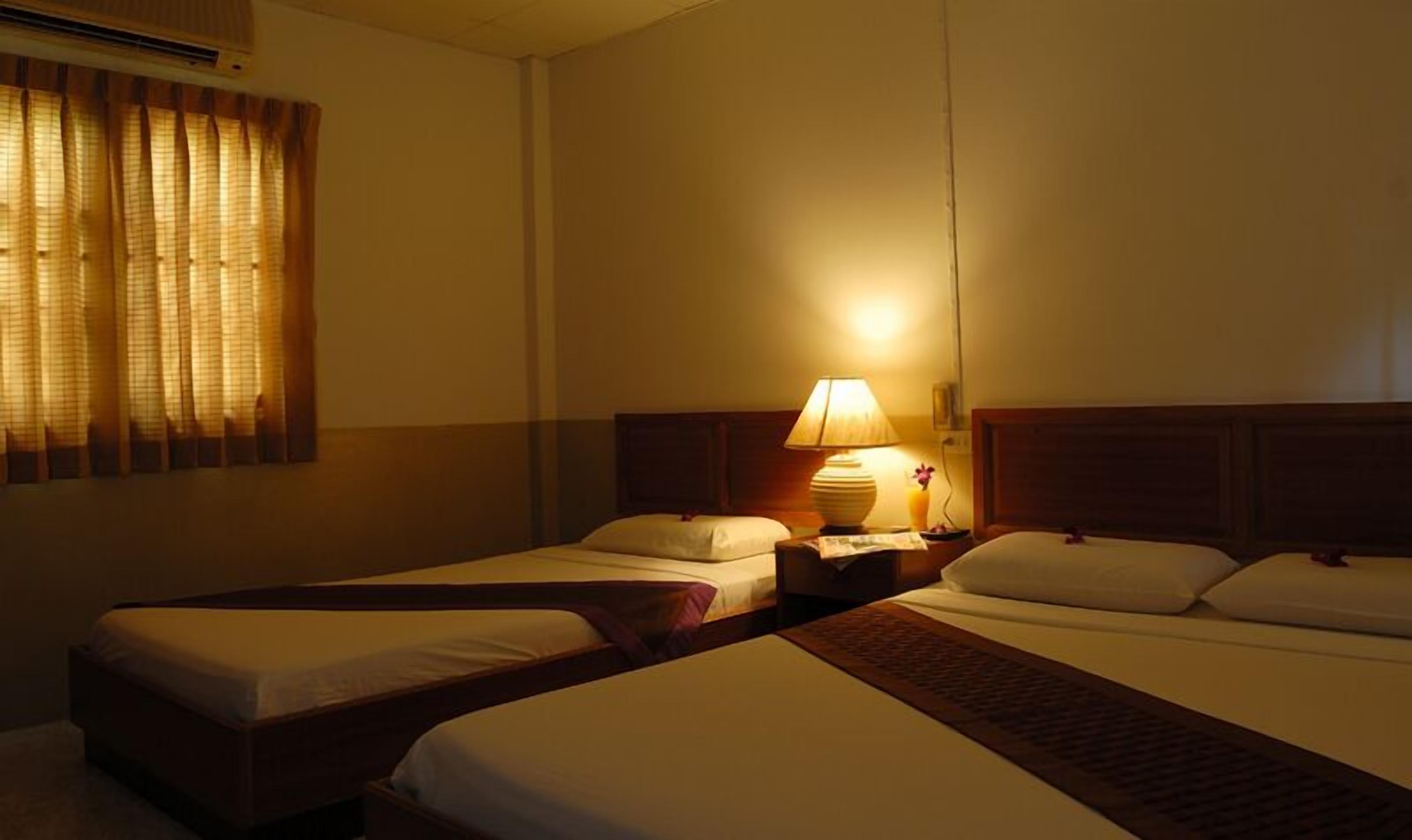 hypo-allergenic bedding, in-room safe, free wifi, bed sheets