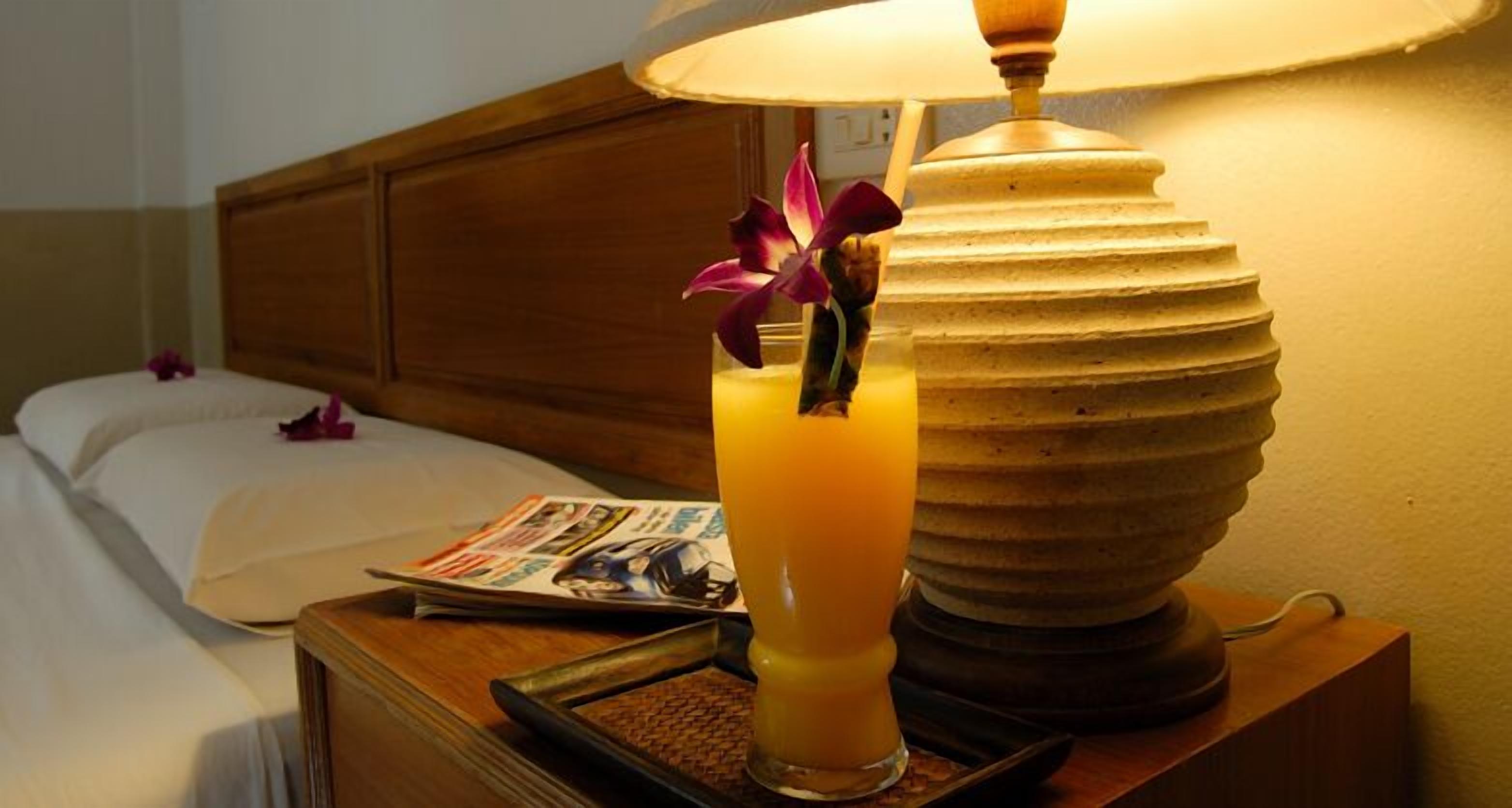 hypo-allergenic bedding, in-room safe, free wifi, bed sheets