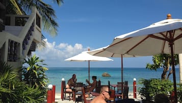Thai cuisine, alfresco dining