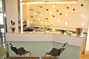 Snack bar