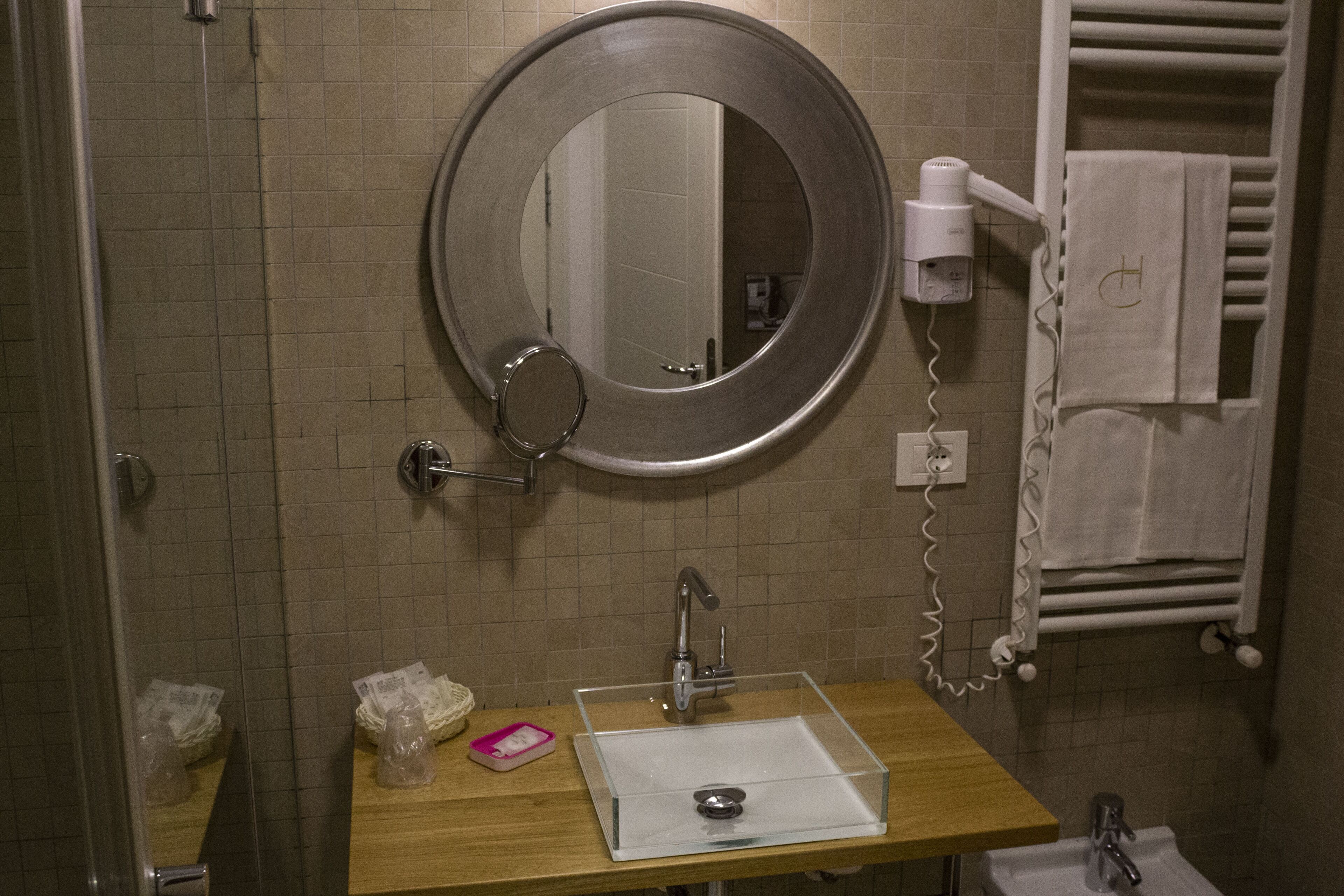 studio suite | bathroom | shower, rainfall showerhead, free toiletries, hair dryer
