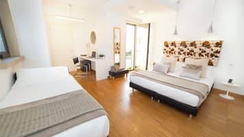 ميني بار وخزنة داخل الغرفة وطراز فريد لكل وحدة ومكتب