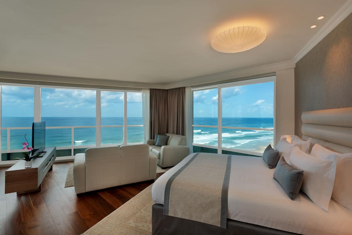 Ropa de cama de alta calidad y minibar