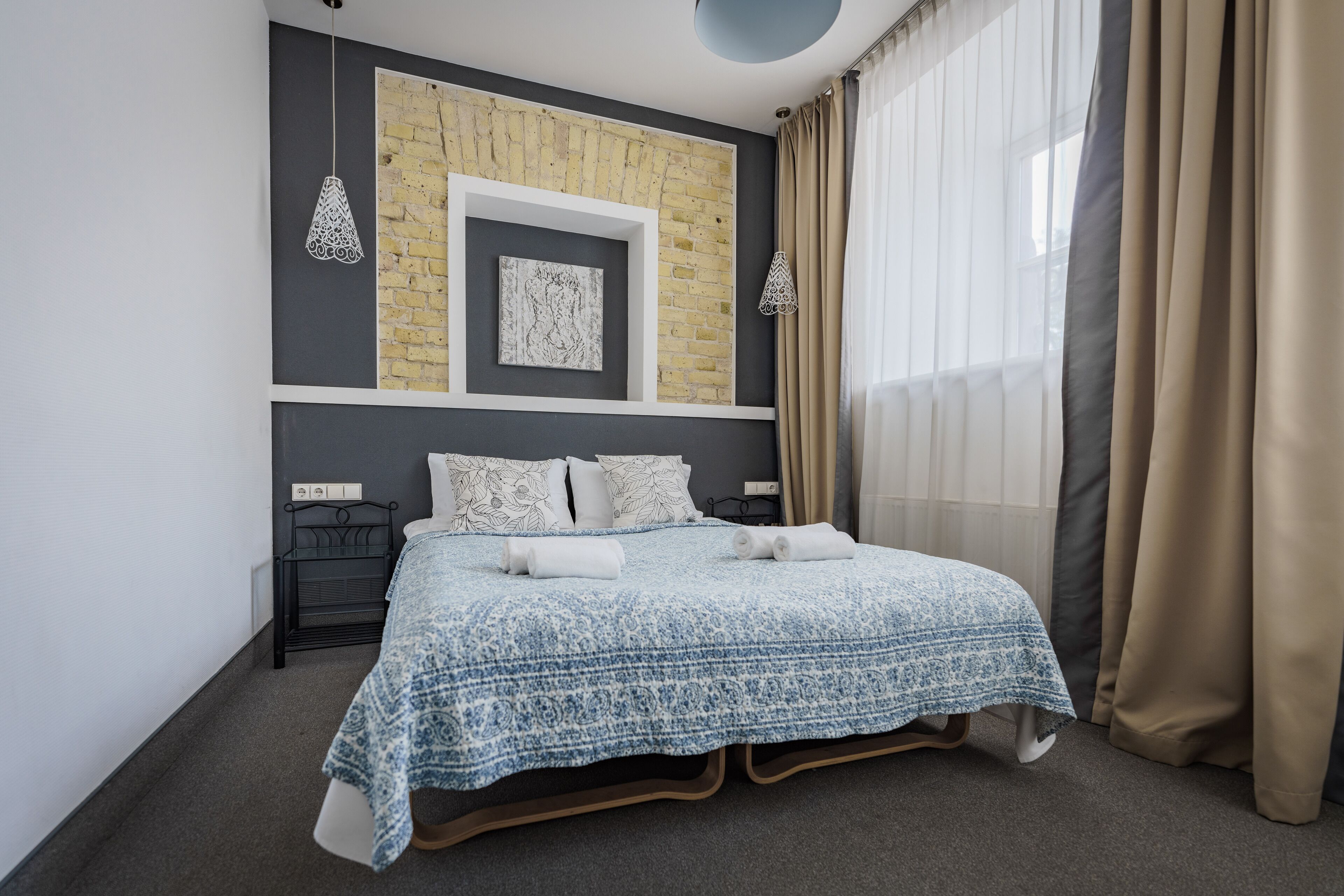 Safe på rommet, individuelt dekorert og skrivebord