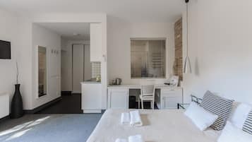 1 bedroom, in-room safe, individually decorated, desk