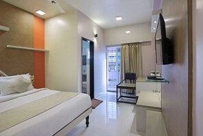 In-room safe, desk, free WiFi, bed sheets