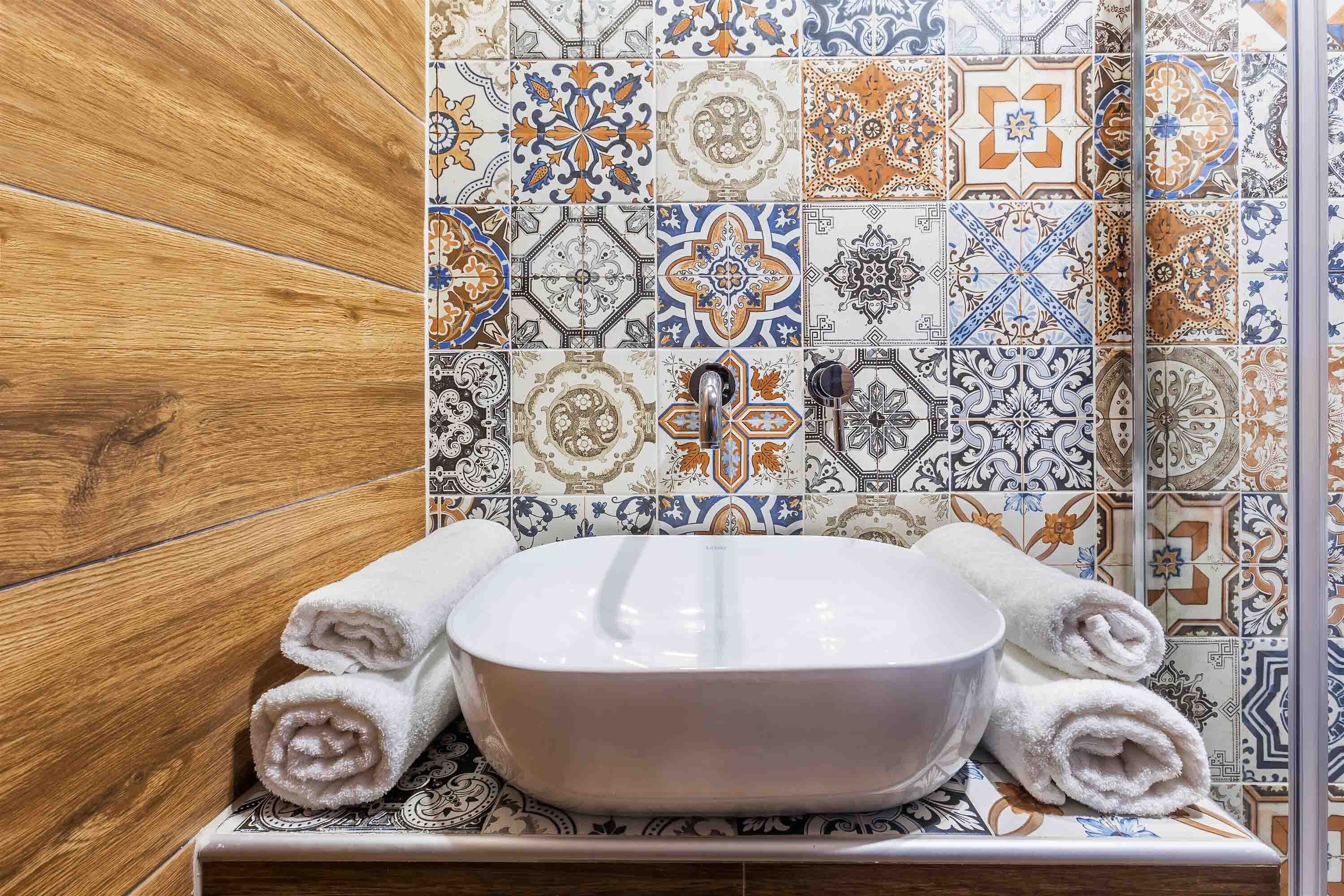 family apartment, 1 bedroom, kitchen, partial sea view | bathroom | shower, hair dryer, slippers, towels