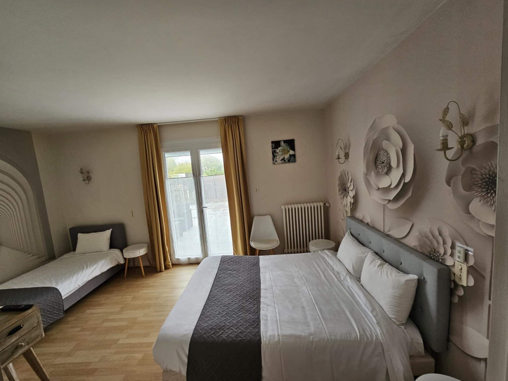 Triple Room | Free WiFi, bed sheets