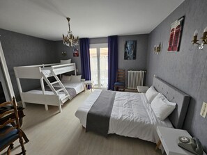 Free WiFi, bed sheets - Hôtel du Commerce (Terres-de-Haute-Charente)
