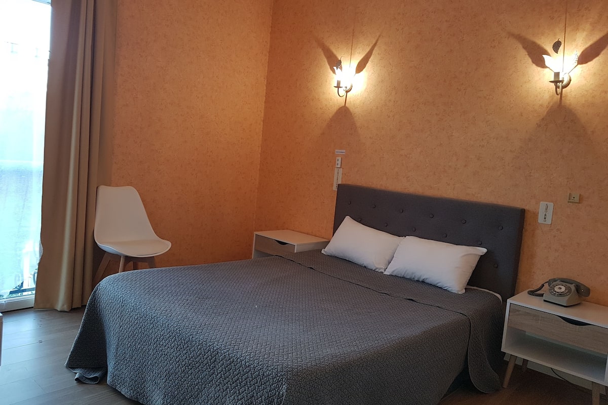 Wi-Fi gratuit, draps fournis