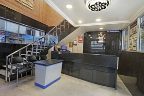 Reception - Mannars Yatrinivas Lodge (Mysore)