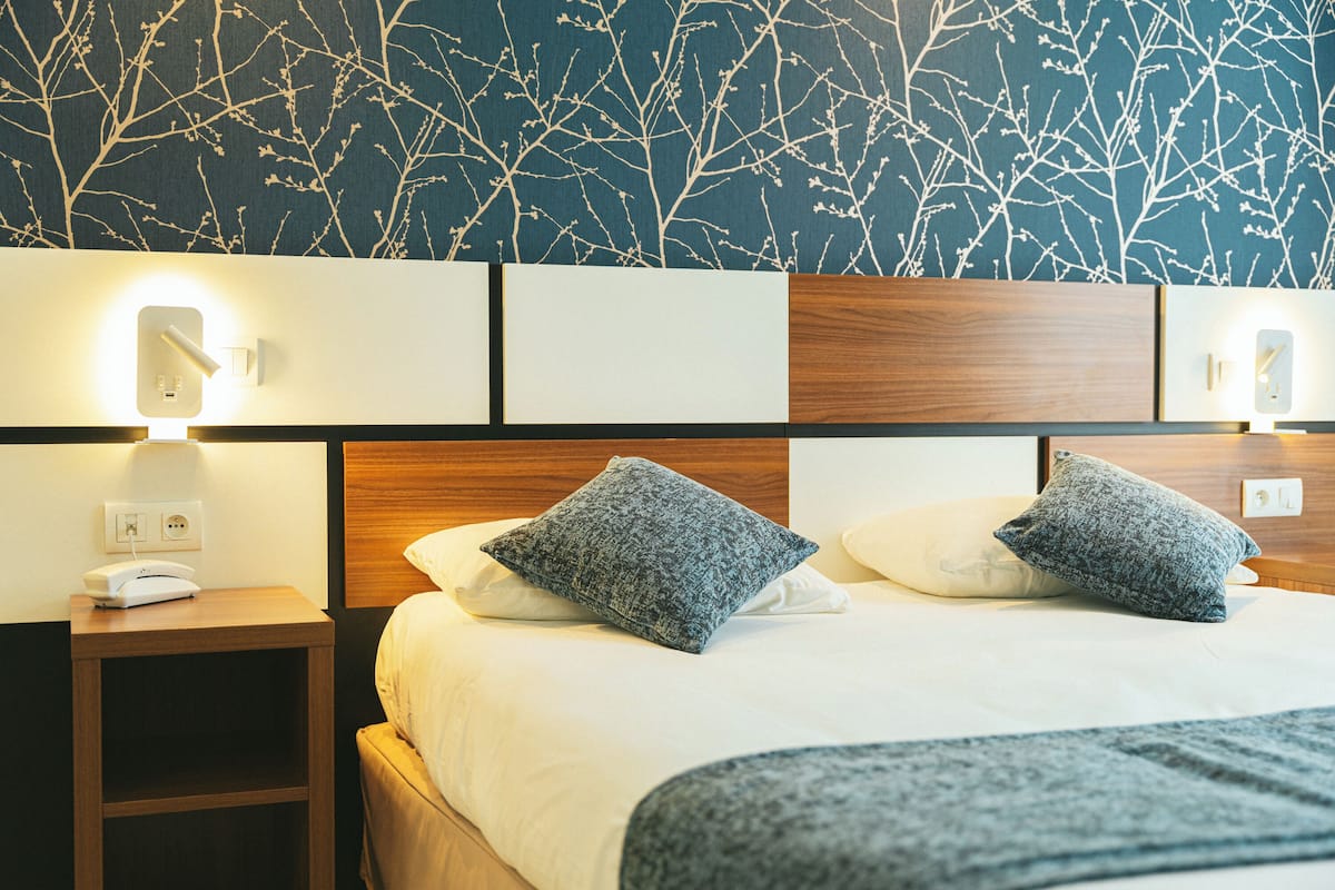 classic double room | premium bedding, minibar, in-room safe, desk