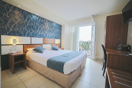 Classic Double Room | Premium bedding, minibar, in-room safe, desk