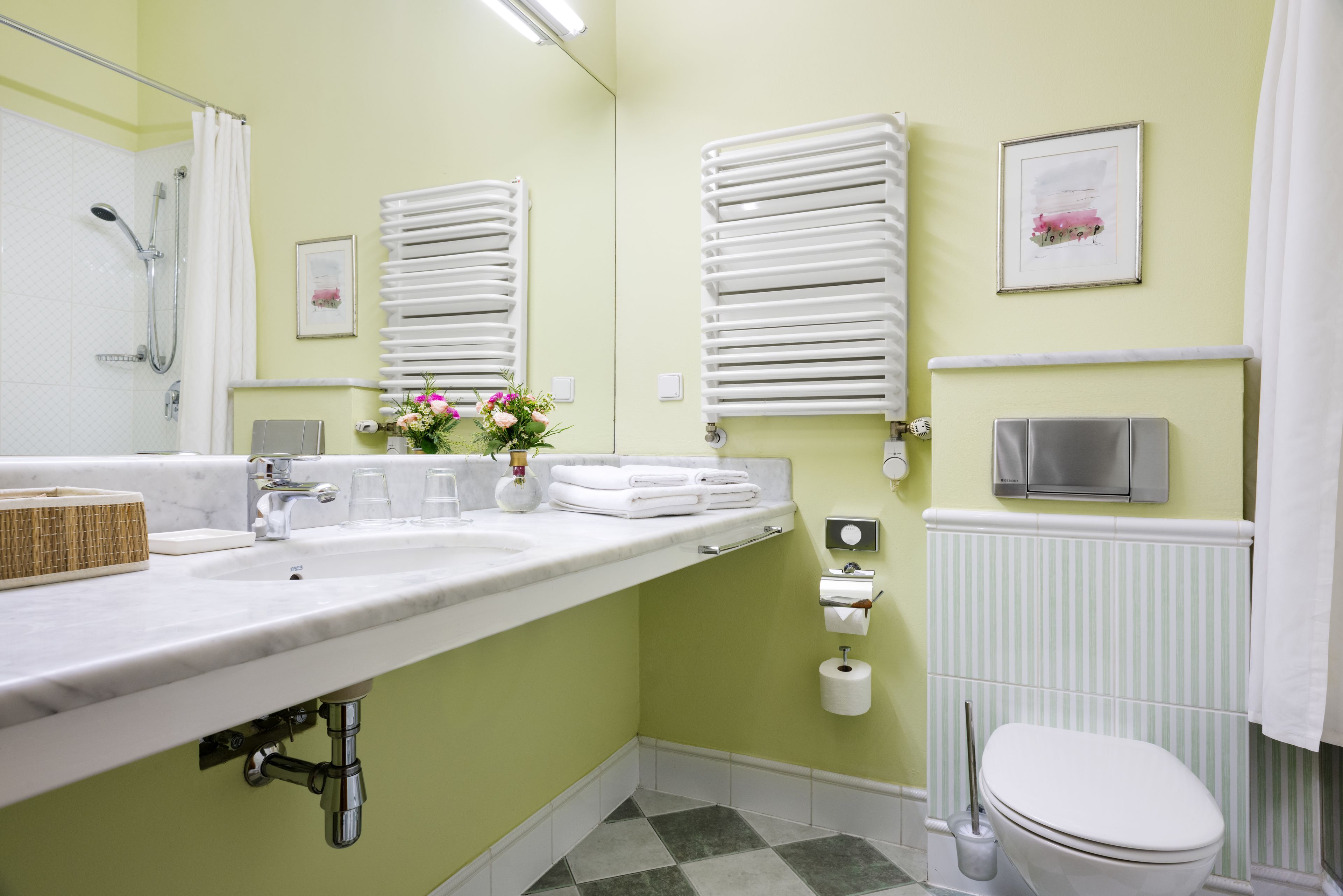 standard double room | bathroom | shower, free toiletries, hair dryer, bathrobes