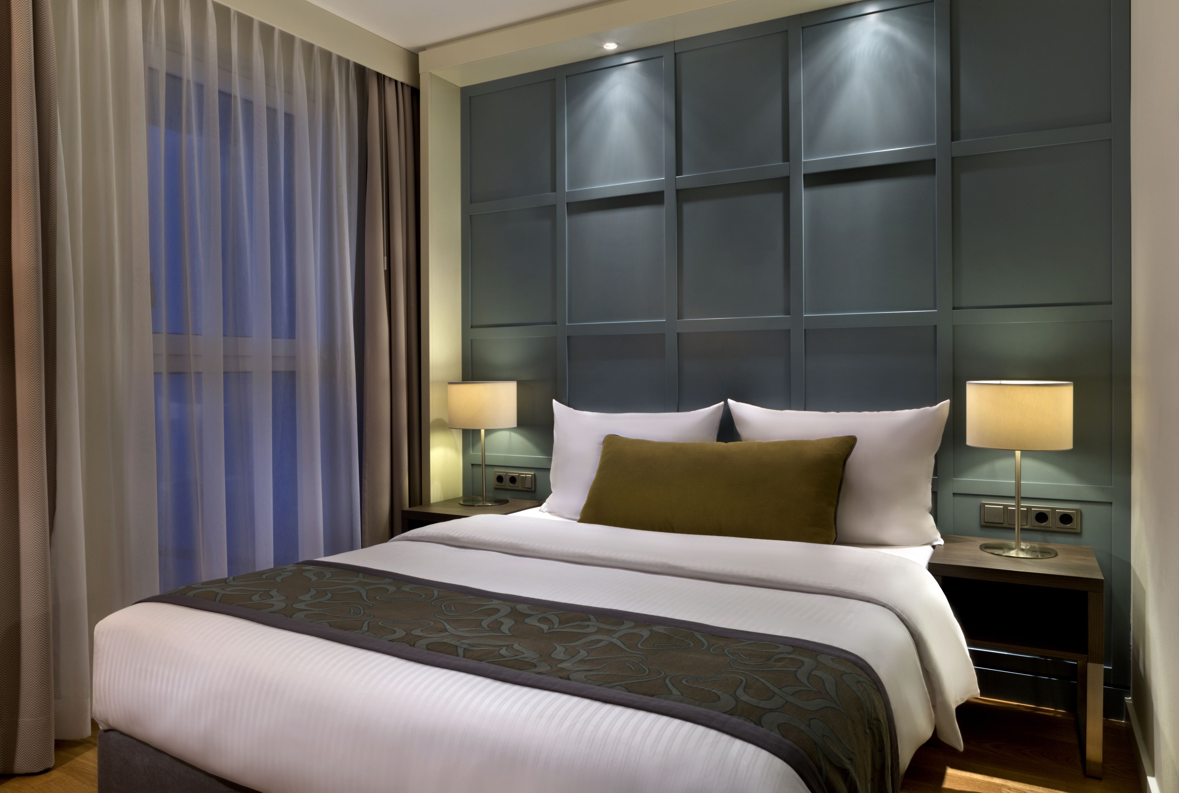 egyptian cotton sheets, premium bedding, in-room safe