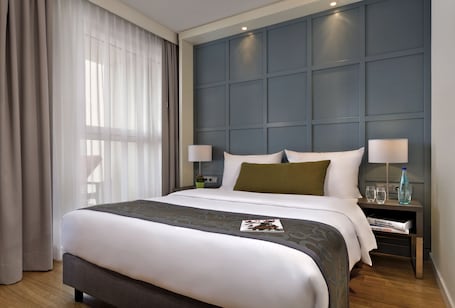 1 bedroom, Egyptian cotton sheets, premium bedding, in-room safe