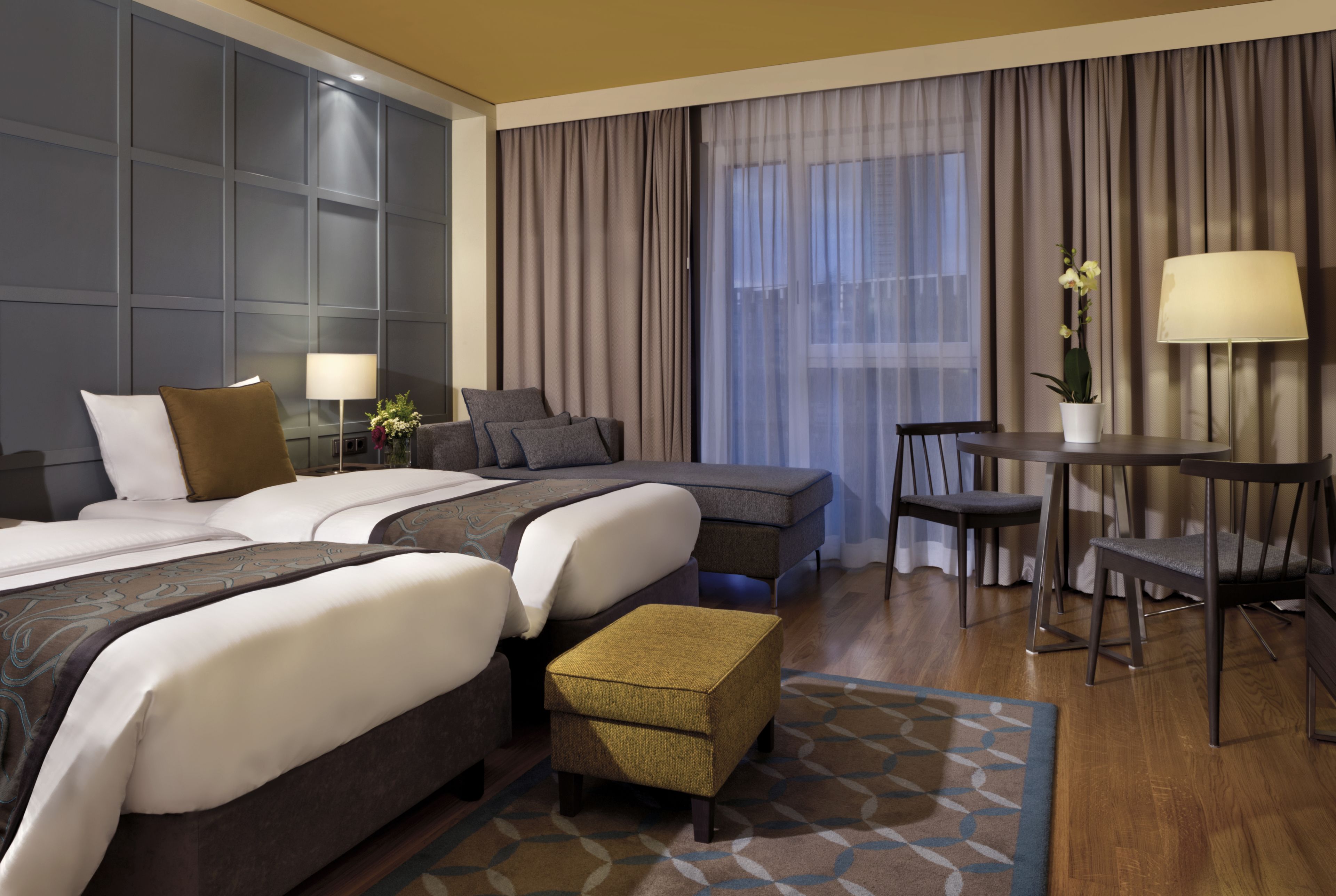 egyptian cotton sheets, premium bedding, in-room safe