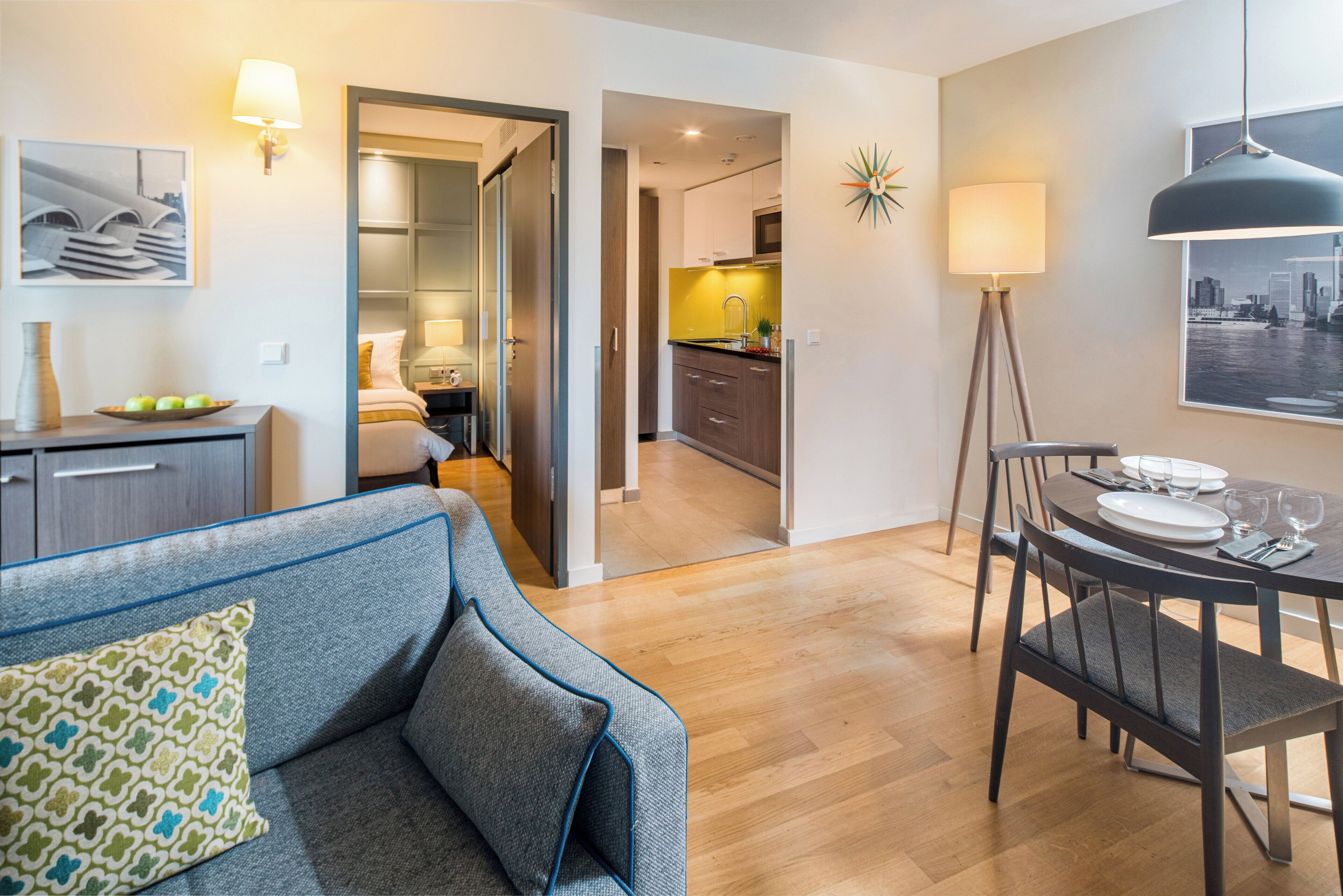 flat-screen tv, ipod dock