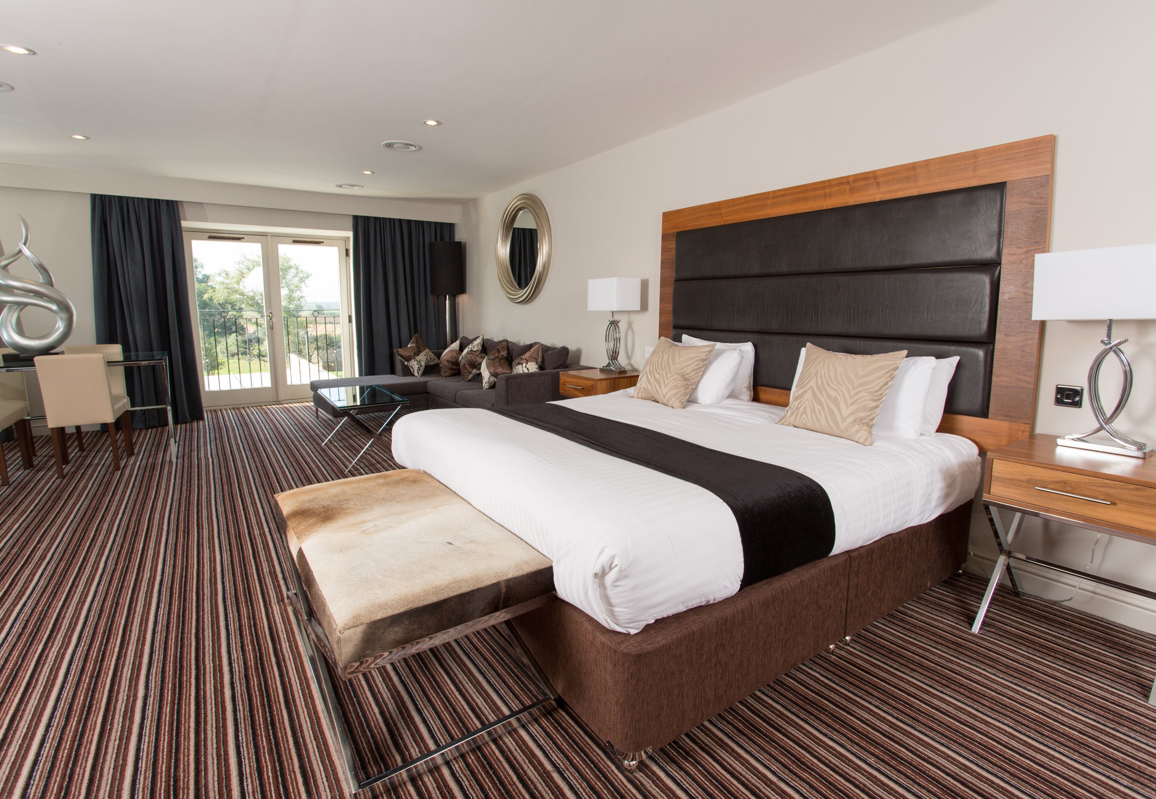 Contemporary Junior Suite  | In-room safe, desk, iron/ironing board, free WiFi