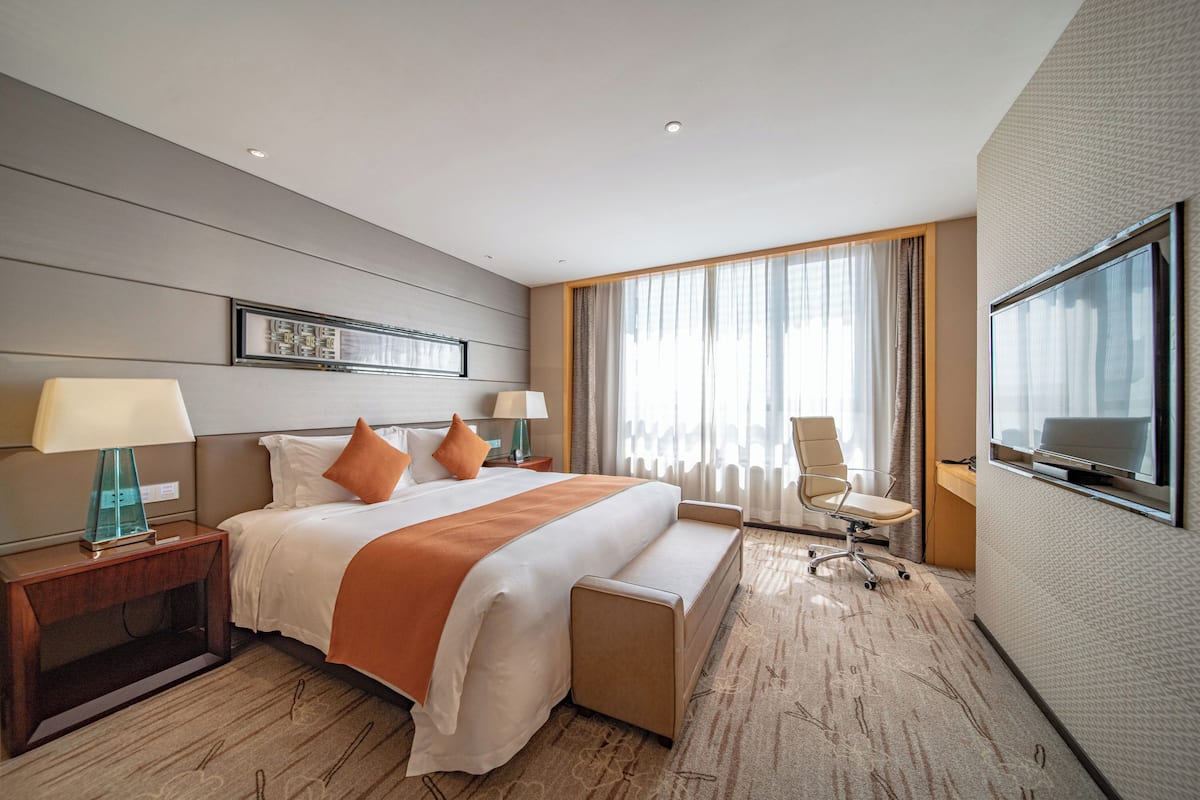 Minibar, in-room safe, desk, blackout curtains