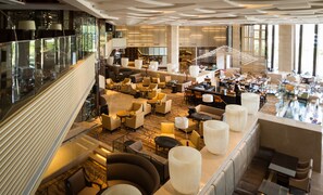 Bar (on property) - Swissôtel Guangzhou (Guangzhou)