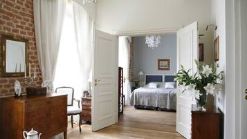 Apartment | Wohnbereich | Flachbildfernseher