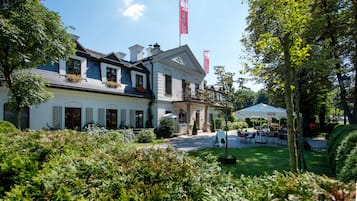 Mặt tiền nơi lưu trú