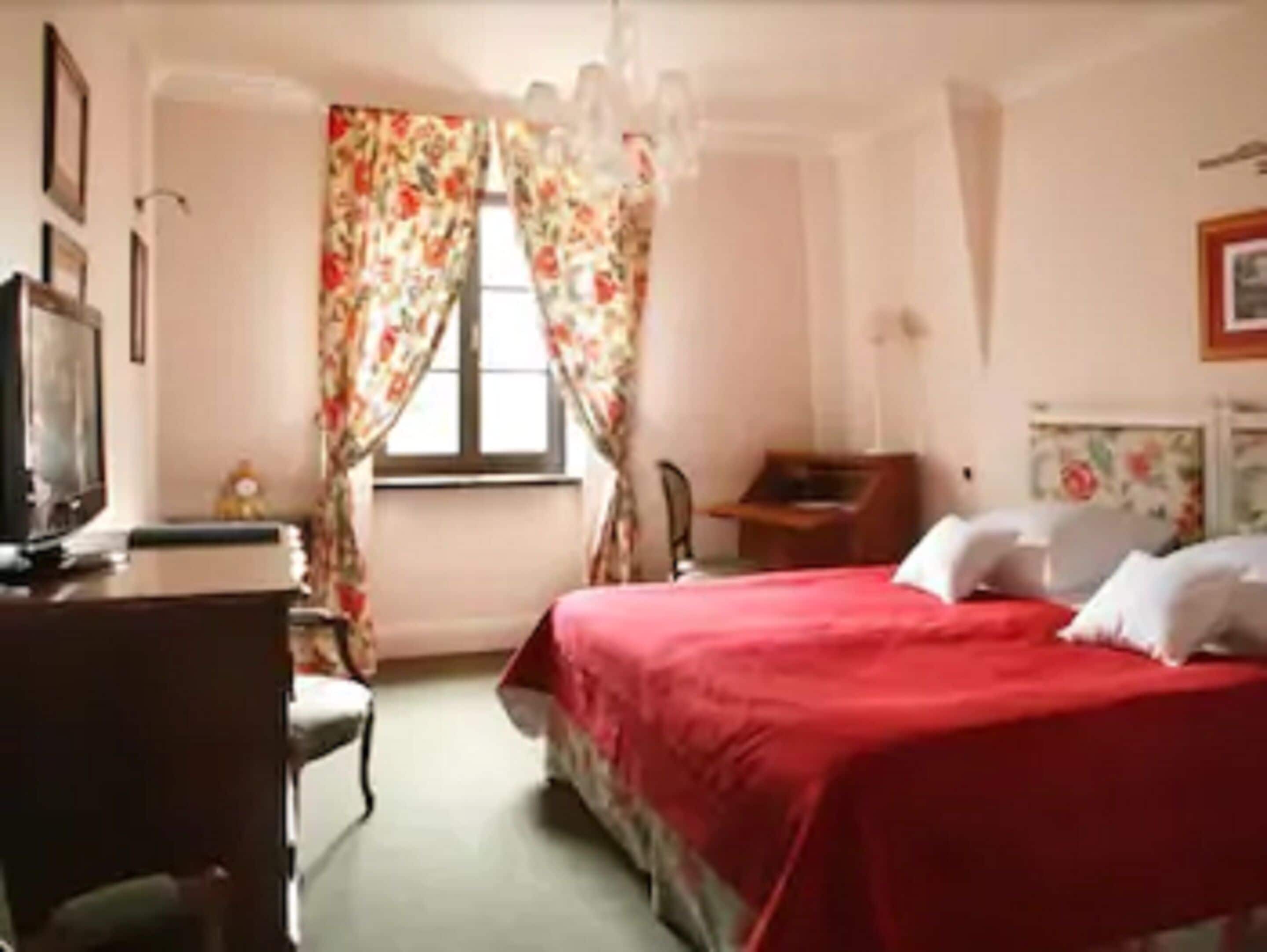 deluxe double room | premium bedding, minibar, in-room safe, individually decorated