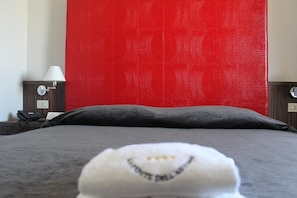 Minibar, desk, blackout drapes, iron/ironing board - La Fonte dell'Astore (Castelpetroso)