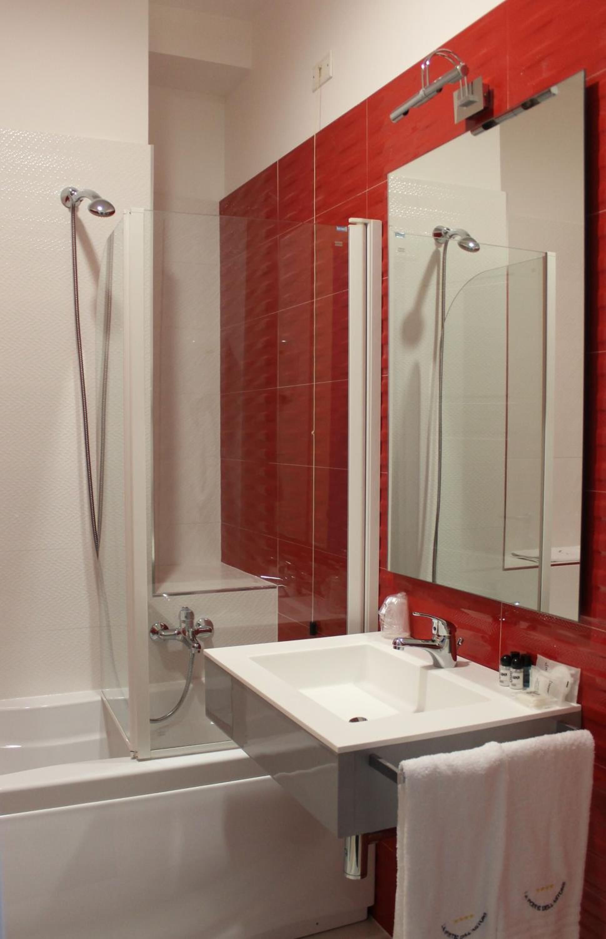 towels, soap, shampoo, toilet paper