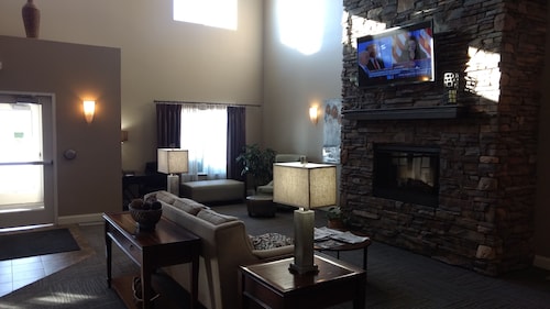 Grandstay Hotel Suites Thief River Falls