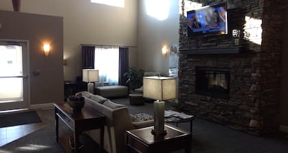 Grandstay Hotel Suites Thief River Falls