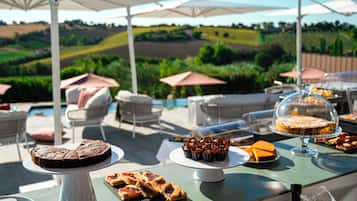 Daily buffet breakfast (EUR 8 per person)