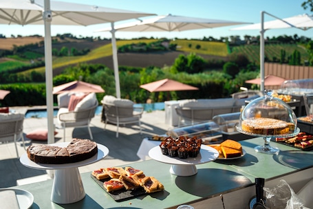 Daily buffet breakfast for a fee. A3Passi Agriturismo tra gli Ulivi