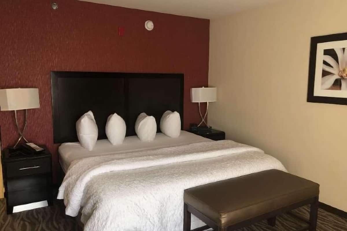 In-room safe, desk, iron/ironing board, free WiFi