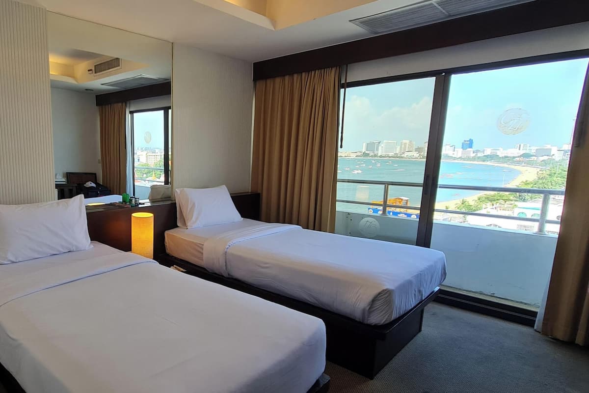 Deluxe Sea View Twin room | ミニバー、WiFi (無料)、ベッドシーツ