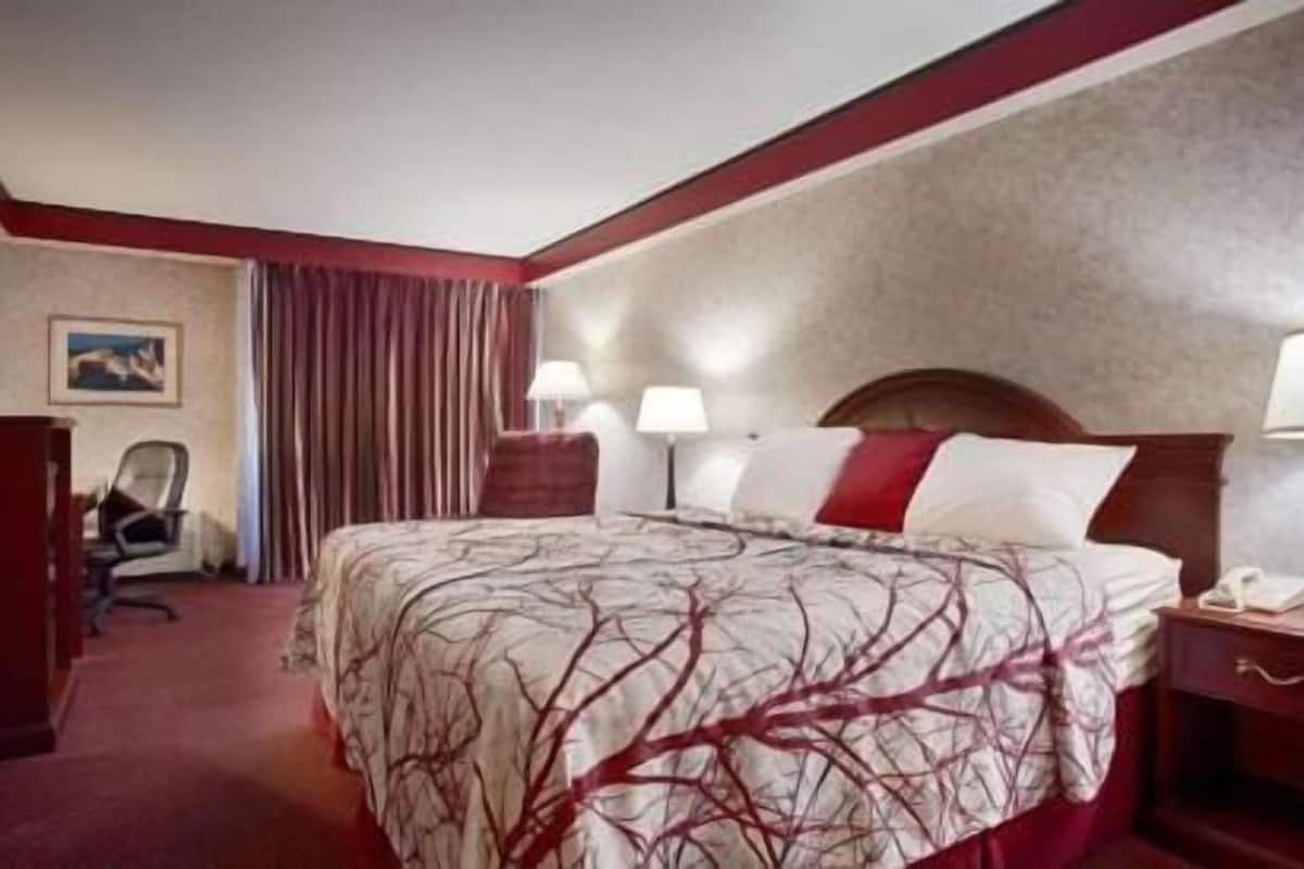 Pillowtop beds, in-room safe, individually decorated