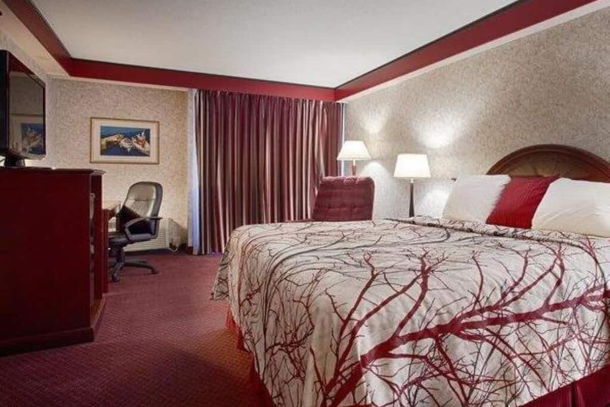 Pillowtop beds, in-room safe, individually decorated