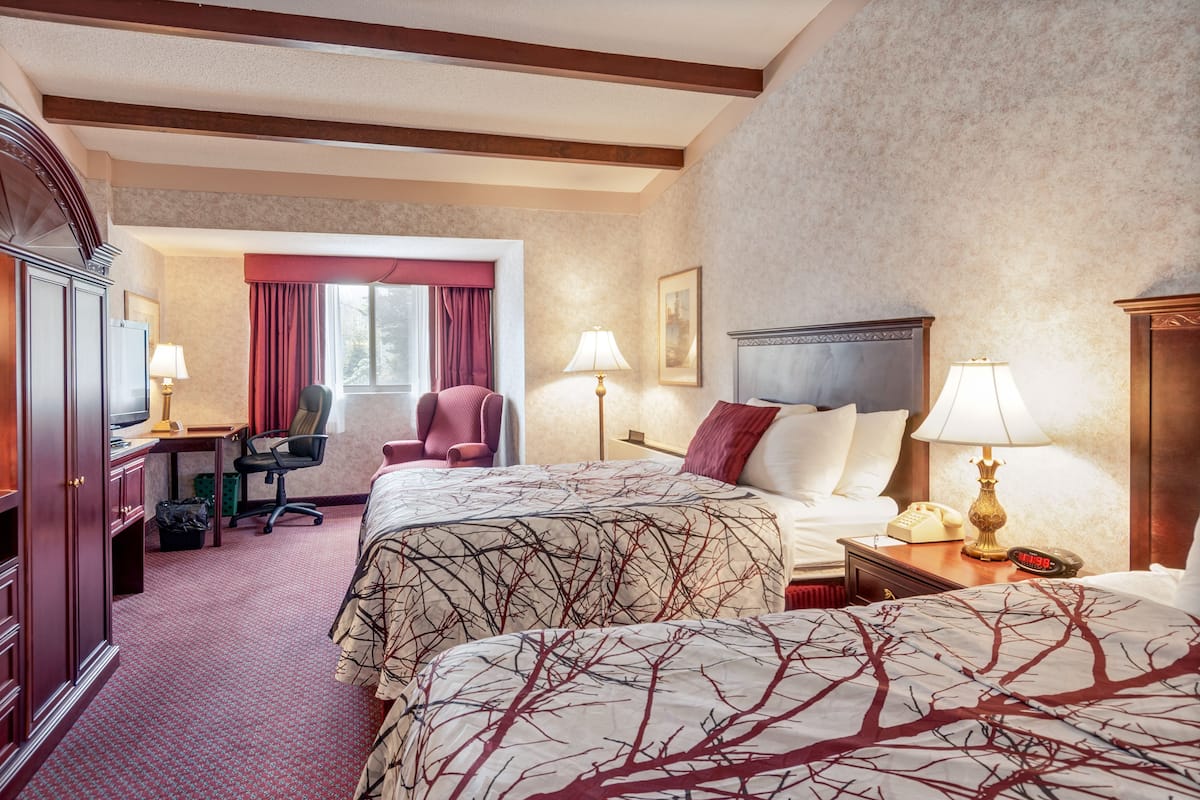 Superior Room, 2 Double Beds, Non Smoking, Microwave | Pillowtop beds, in-room safe, individually decorated