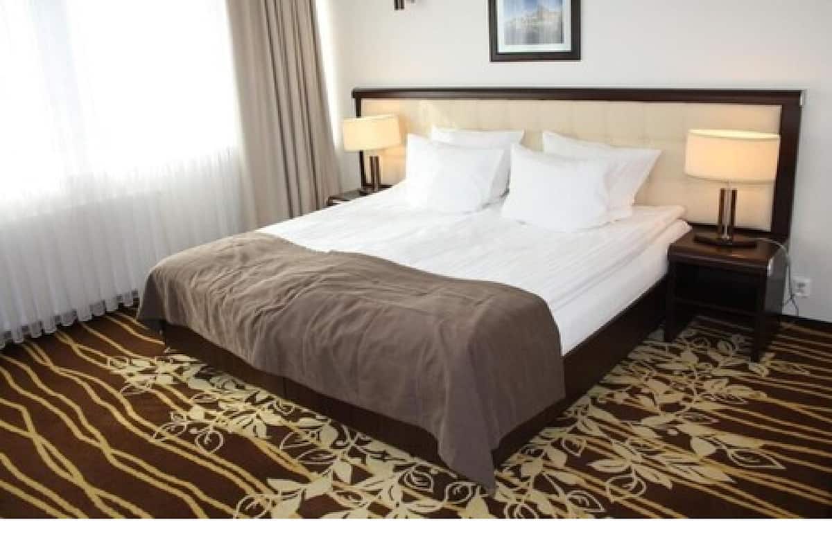 standard double or twin room | premium bedding, in-room safe, desk, iron/ironing board