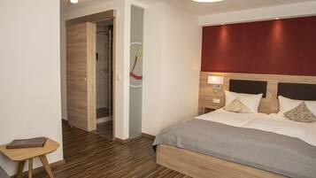 Chambre Double Confort | Minibar, coffres-forts dans les chambres, décoration personnalisée