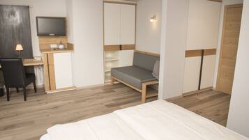 Comfort-Doppelzimmer | Minibar, Zimmersafe, individuell dekoriert, Schreibtisch