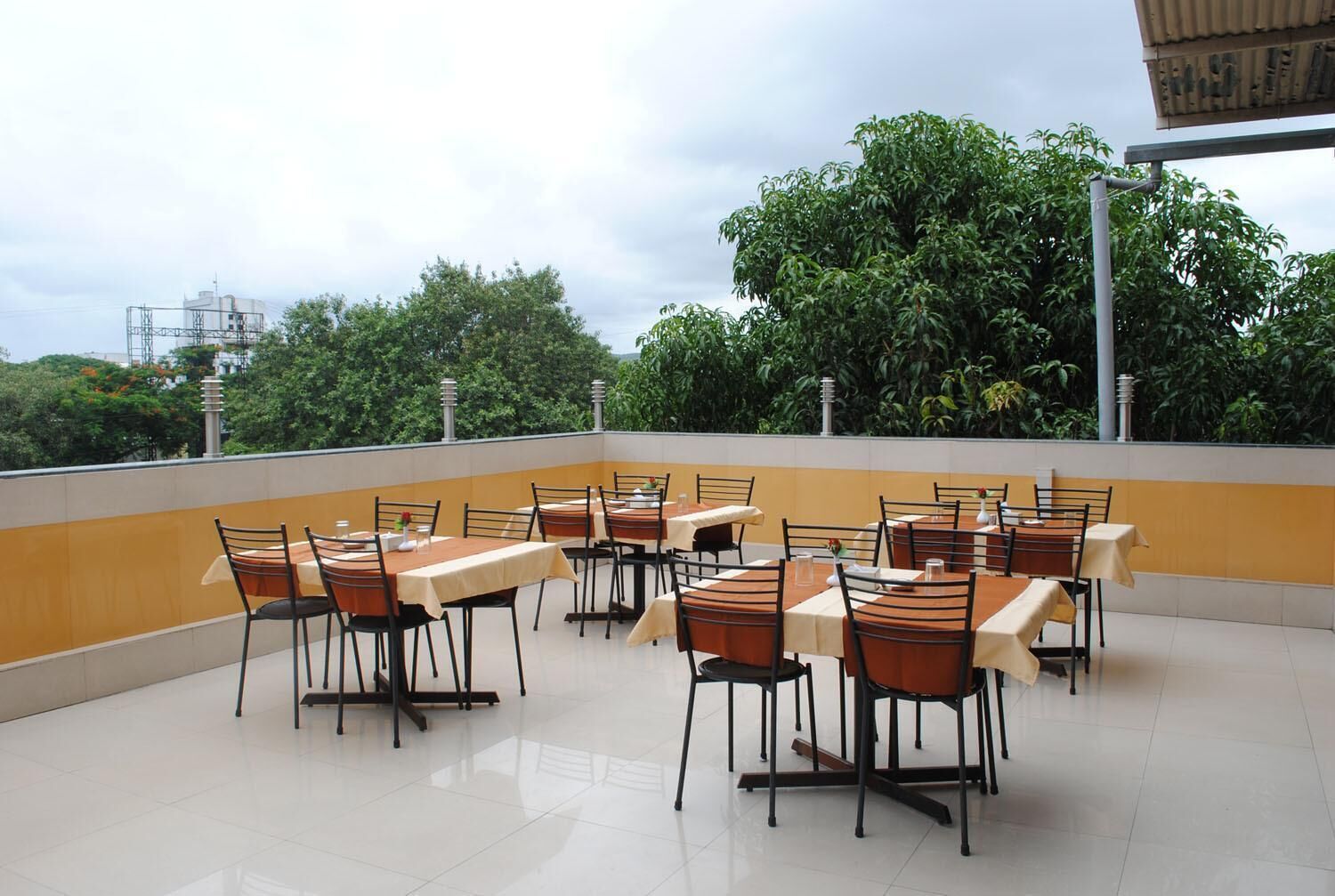 Photo - Hotel Swan Inn