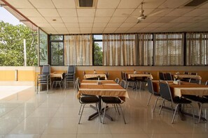 Desayuno buffet incluido todos los días 