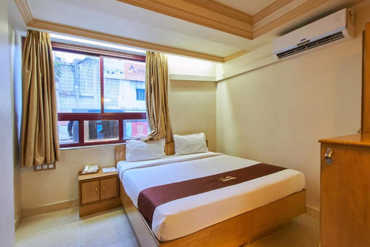 20 bedrooms, premium bedding, in-room safe, free WiFi