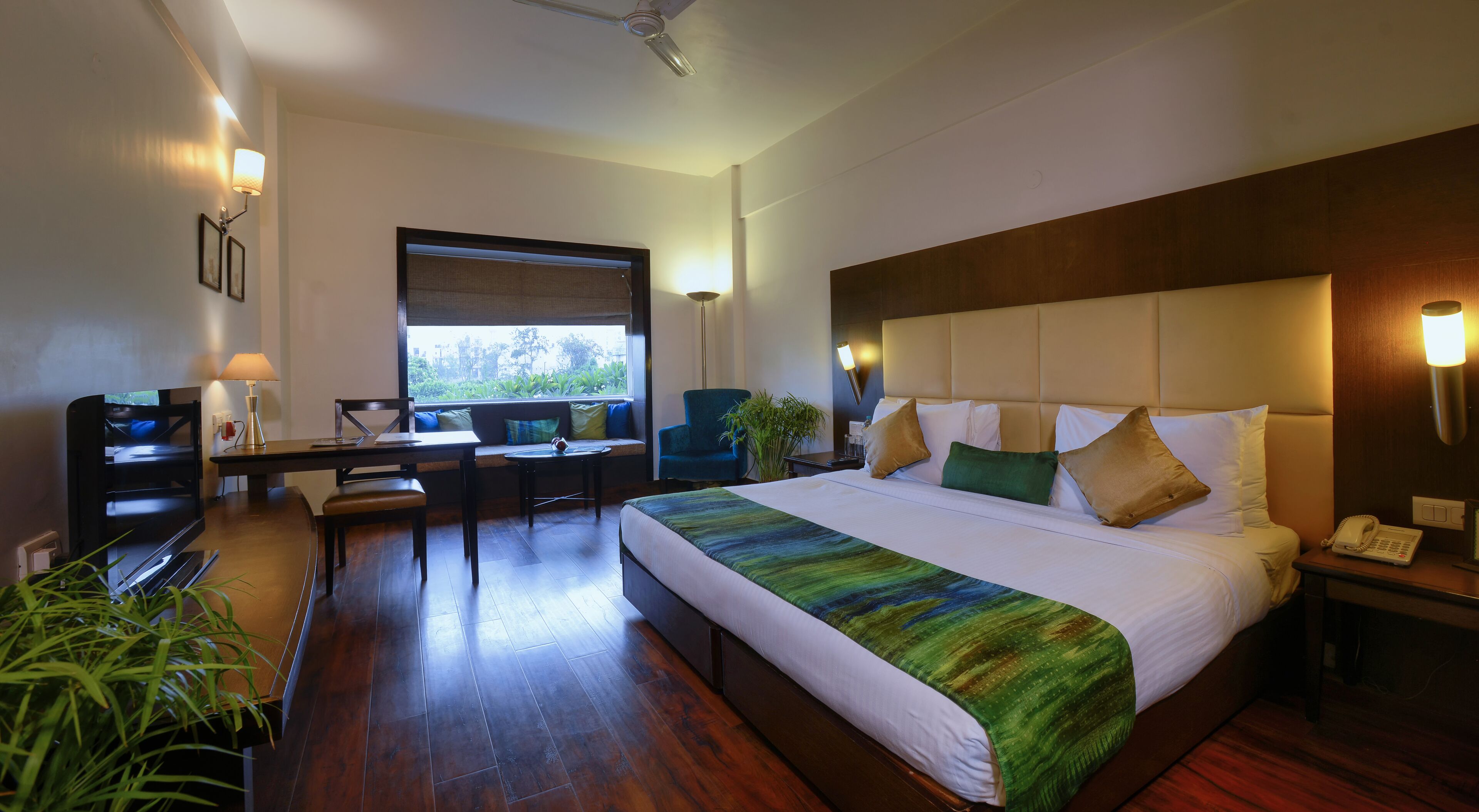Premiere Room | In-room safe, desk, iron/ironing board, rollaway beds